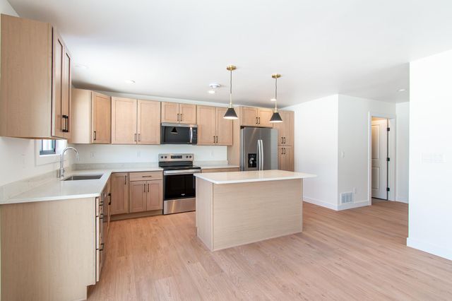 3724 27th Street S, Moorhead, MN 56560