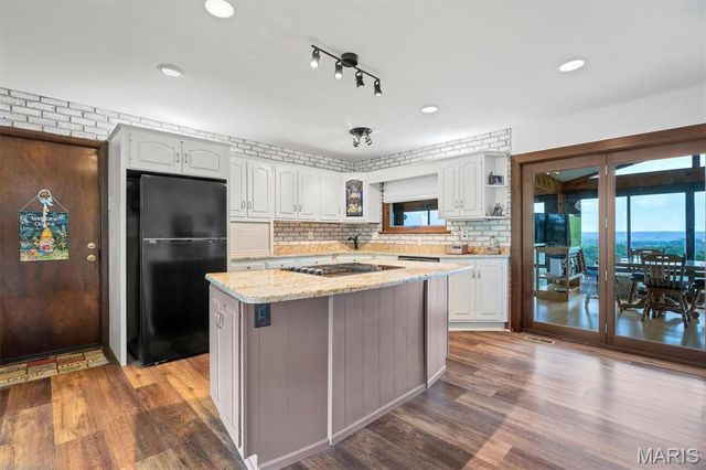 7040 Christopher Drive, St Louis, MO 63129
