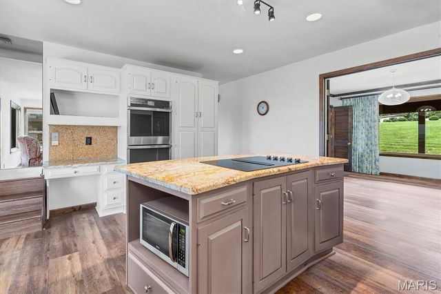 7040 Christopher Drive, St Louis, MO 63129