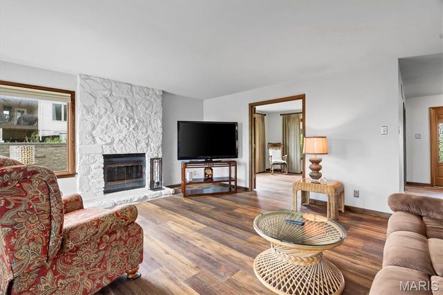 7040 Christopher Drive, St Louis, MO 63129