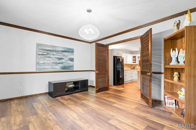 7040 Christopher Drive, St Louis, MO 63129