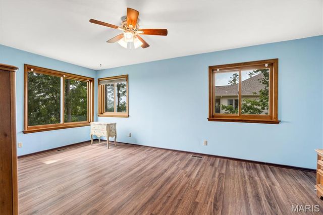 7040 Christopher Drive, St Louis, MO 63129