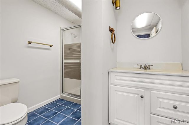 7040 Christopher Drive, St Louis, MO 63129