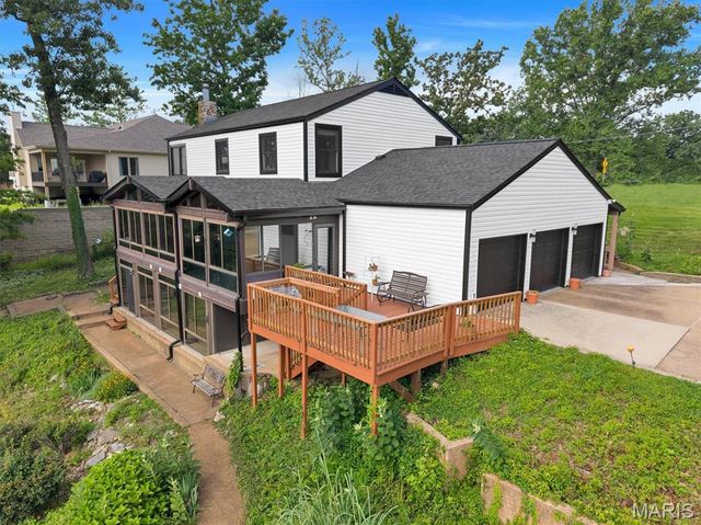 7040 Christopher Drive, St Louis, MO 63129