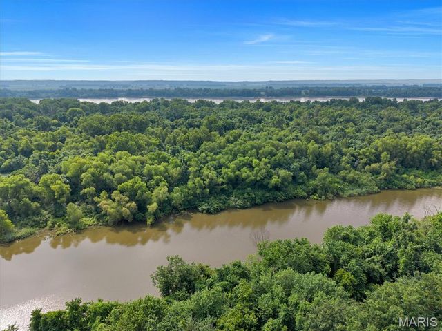 7040 Christopher Drive, St Louis, MO 63129