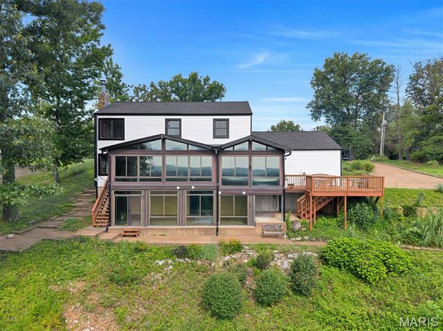 7040 Christopher Drive, St Louis, MO 63129