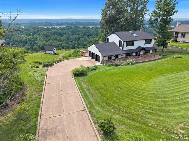 7040 Christopher Drive, St Louis, MO 63129