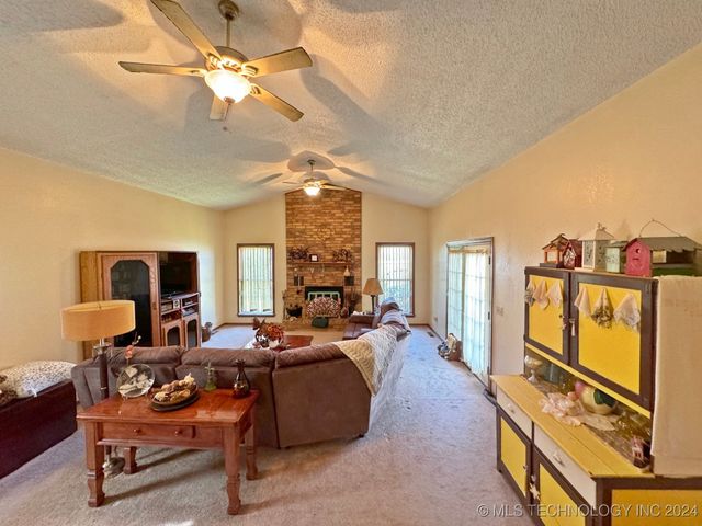 613 S Rodgers Street, Vian, OK 74962