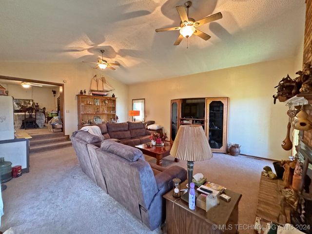 613 S Rodgers Street, Vian, OK 74962