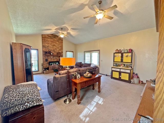 613 S Rodgers Street, Vian, OK 74962