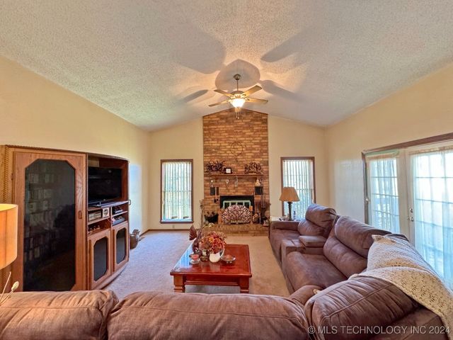 613 S Rodgers Street, Vian, OK 74962