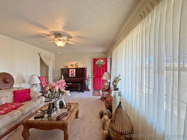 613 S Rodgers Street, Vian, OK 74962