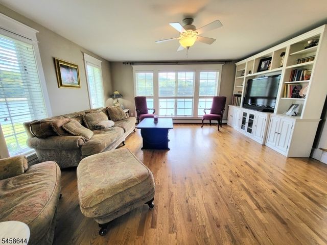 61 Race St, Union Twp., NJ 08867