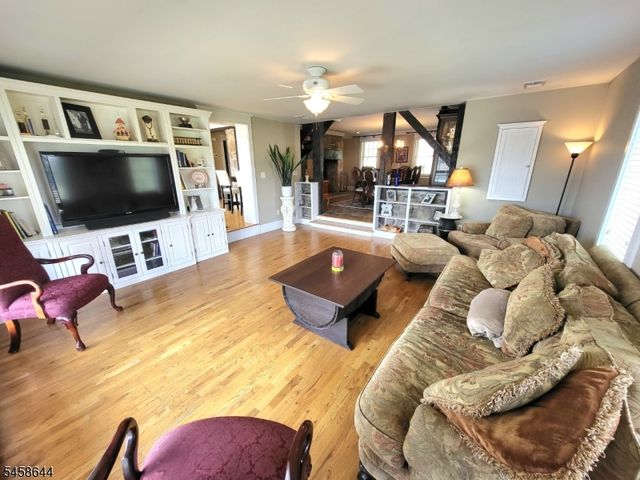 61 Race St, Union Twp., NJ 08867