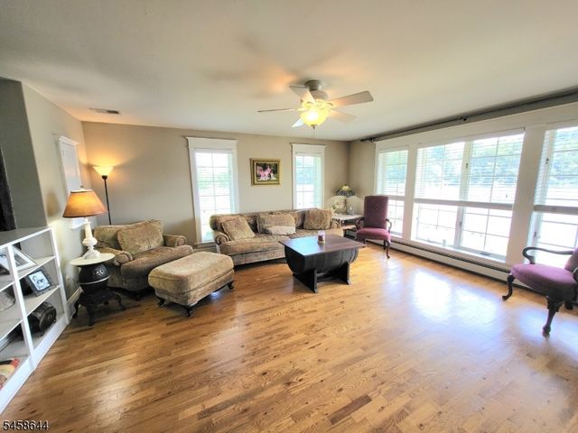 61 Race St, Union Twp., NJ 08867