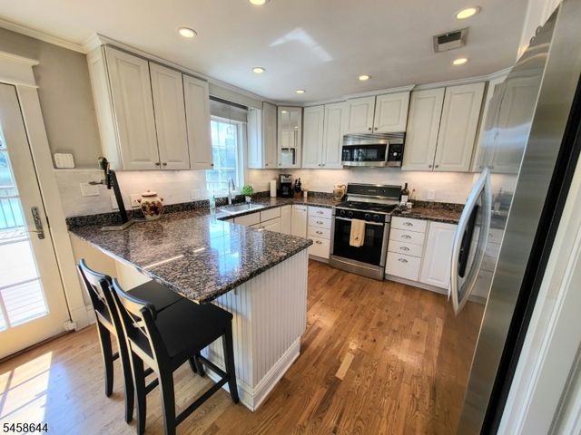 61 Race St, Union Twp., NJ 08867