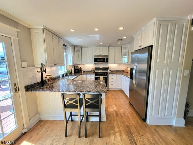 61 Race St, Union Twp., NJ 08867