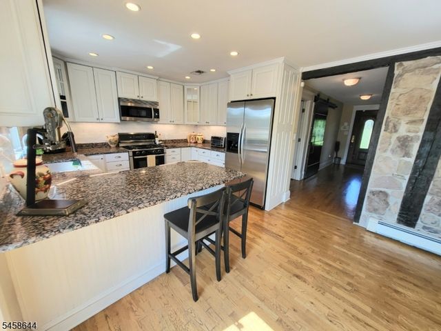 61 Race St, Union Twp., NJ 08867