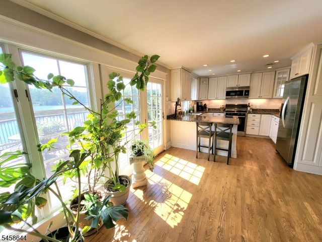 61 Race St, Union Twp., NJ 08867