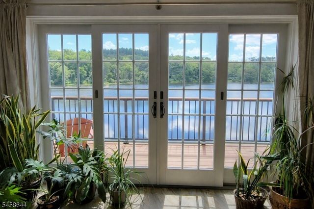 61 Race St, Union Twp., NJ 08867