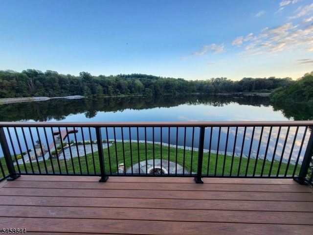 61 Race St, Union Twp., NJ 08867