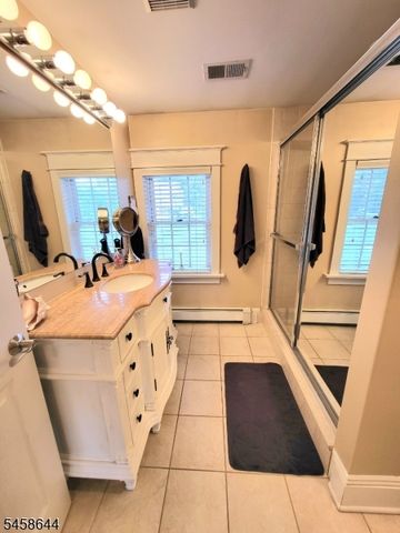 61 Race St, Union Twp., NJ 08867