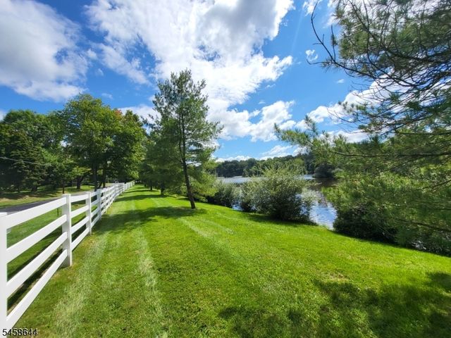 61 Race St, Union Twp., NJ 08867