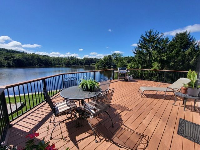 61 Race St, Union Twp., NJ 08867