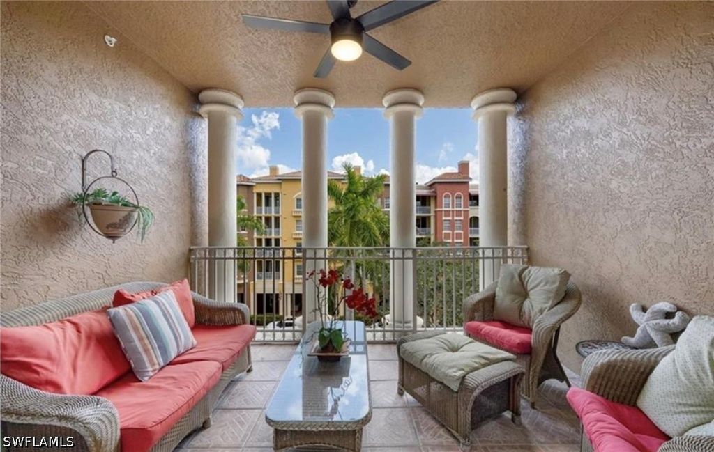 410 Bayfront PL 2405, Naples, FL 34102