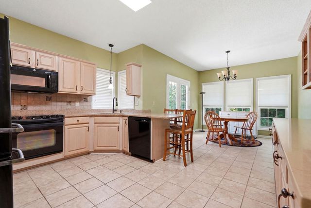 3092 Kings Ct., Little River, SC 29566