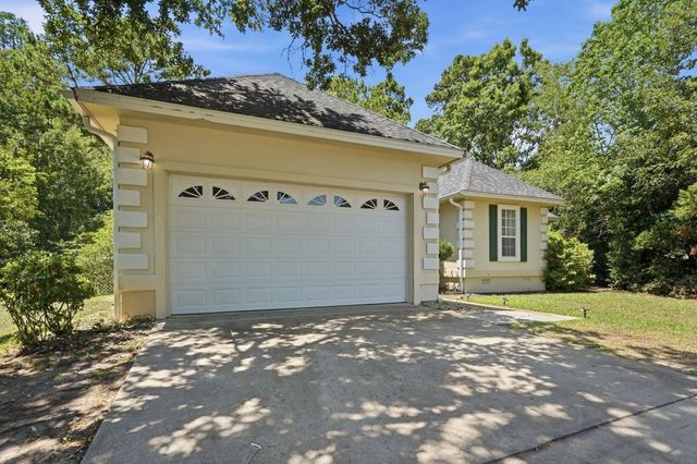 3092 Kings Ct., Little River, SC 29566