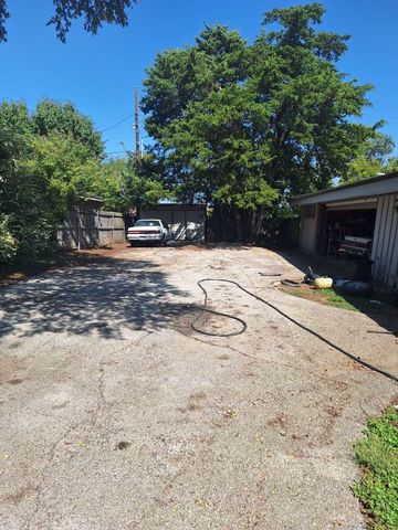 2415 Skyline Drive, Irving, TX 75038