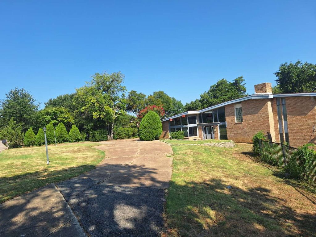 2415 Skyline Drive, Irving, TX 75038