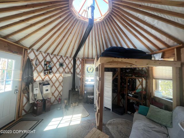 64529 Kodiaks Court, Nikolaevsk, AK 99556