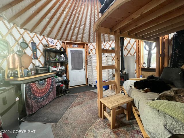 64529 Kodiaks Court, Nikolaevsk, AK 99556