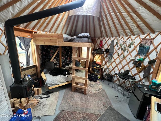 64529 Kodiaks Court, Nikolaevsk, AK 99556
