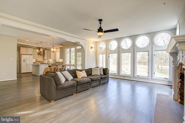 710 PARRISH FARM LN, Great Falls, VA 22066