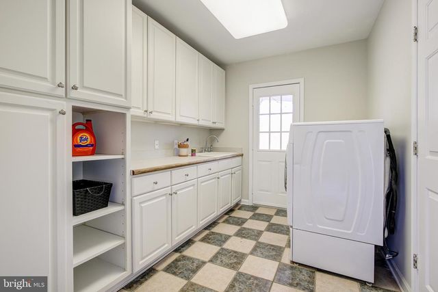 710 PARRISH FARM LN, Great Falls, VA 22066