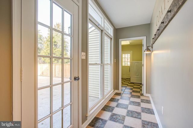 710 PARRISH FARM LN, Great Falls, VA 22066