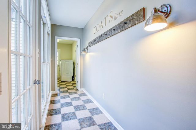 710 PARRISH FARM LN, Great Falls, VA 22066