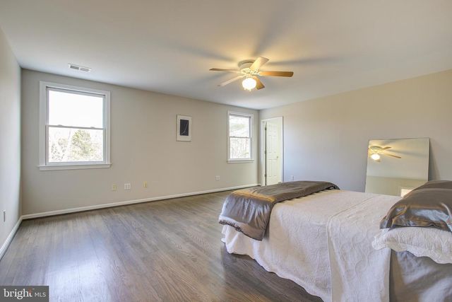 710 PARRISH FARM LN, Great Falls, VA 22066