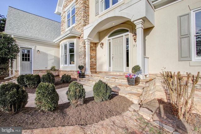 710 PARRISH FARM LN, Great Falls, VA 22066