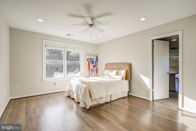 710 PARRISH FARM LN, Great Falls, VA 22066