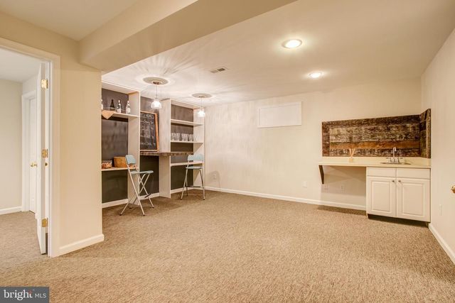 710 PARRISH FARM LN, Great Falls, VA 22066