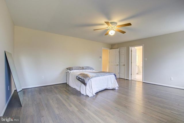 710 PARRISH FARM LN, Great Falls, VA 22066