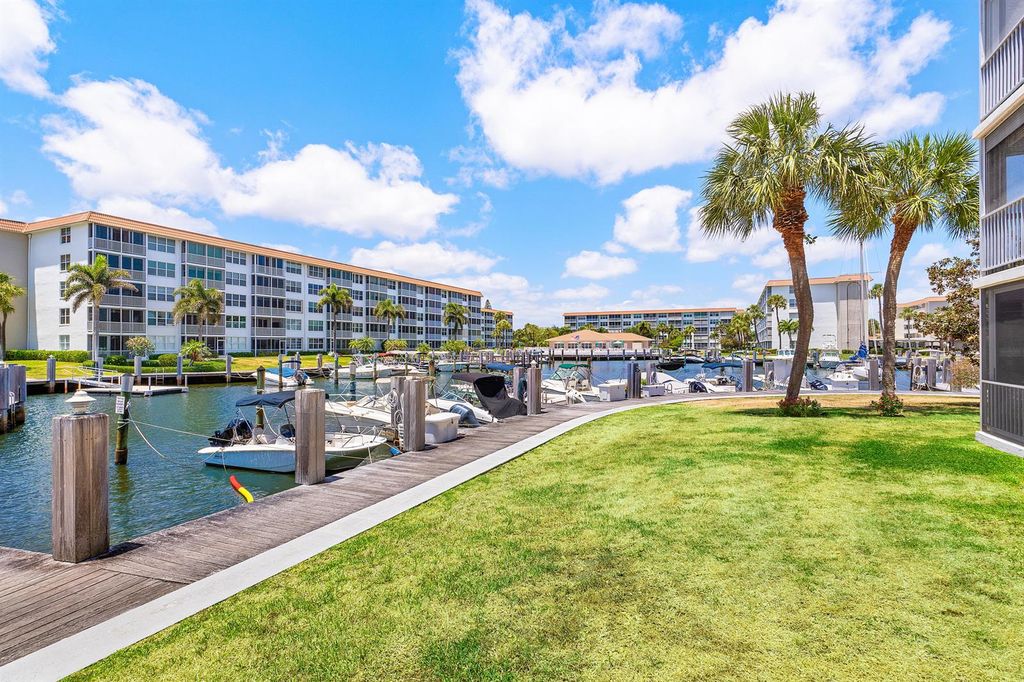 911 Gardenia Drive 154, Delray Beach, FL 33483