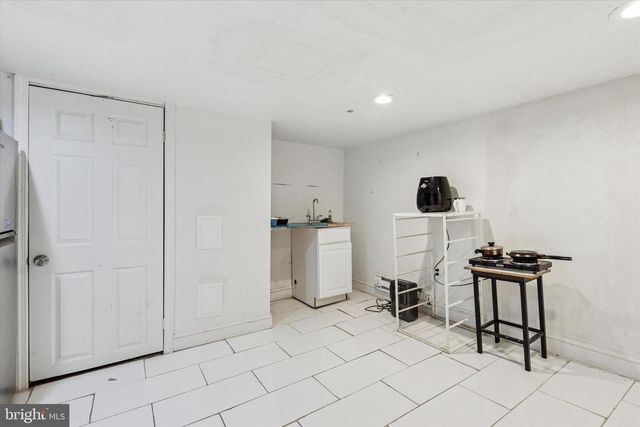 517 N 35TH ST, Philadelphia, PA 19104