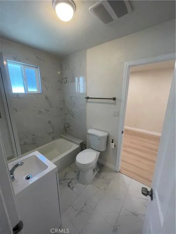 244 E 111th Street, Los Angeles, CA 90061