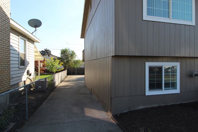 828 E Gordon Ave, Spokane, WA 99207