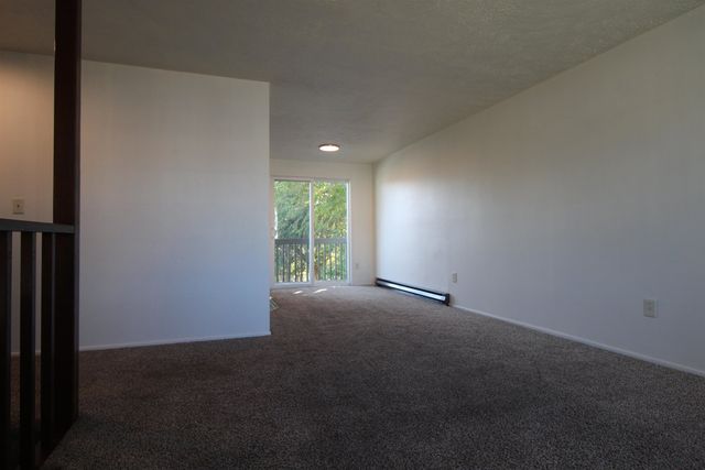 828 E Gordon Ave, Spokane, WA 99207